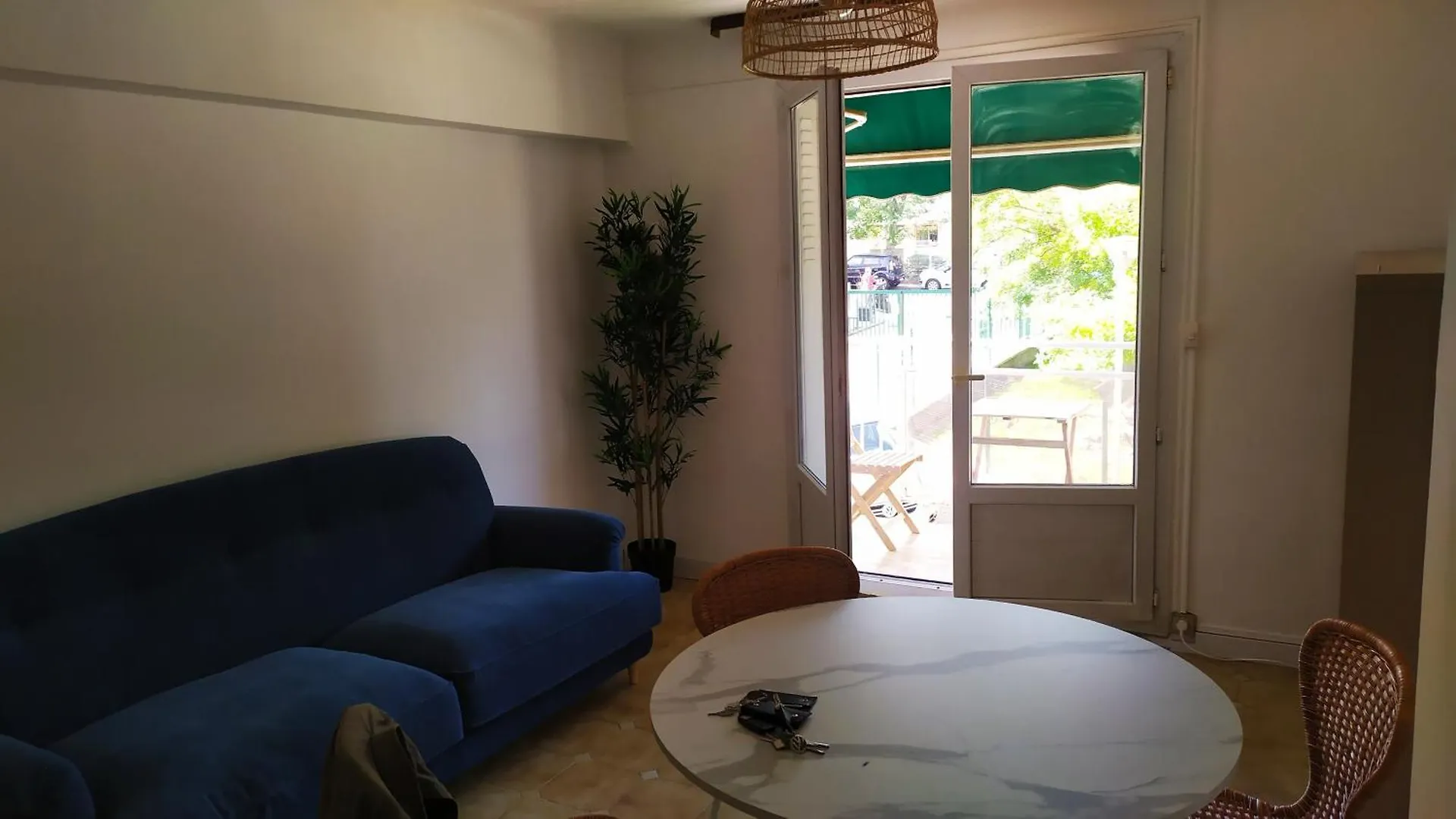 הקונטקטים של Appartement Proche Stade Velodrome